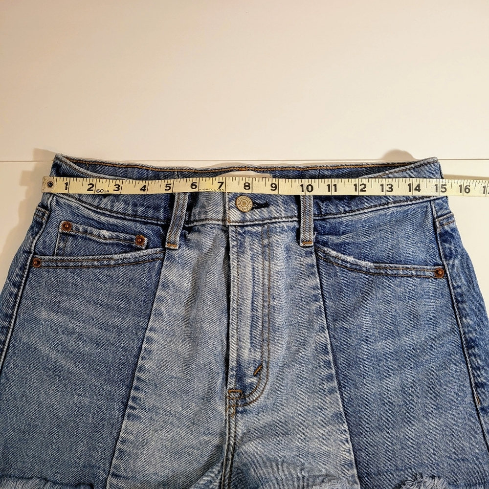 Abercrombie & Fitch High Rise Mom Short Size 30/10 - Picture 5 of 9